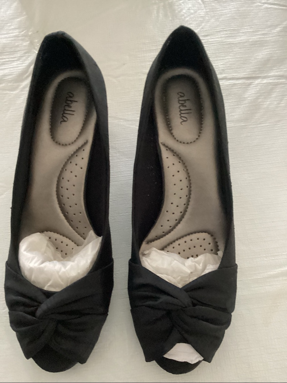 New Abella Black Knot-Front Peep Toe kitten Heel Size 9 with box